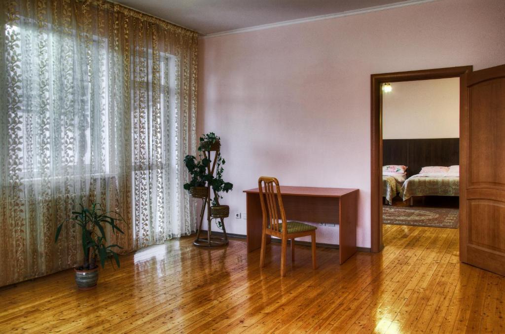 Guest House On Sadovaya Алматы Номер фото